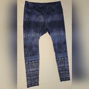 CALIA CARRIE UNDERWOOD •Women’s Washed Medallion Blue Printed Legging Size XL